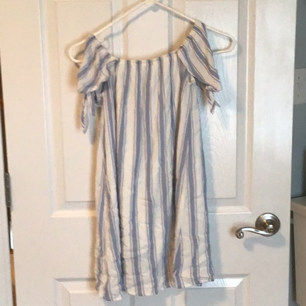 Cotton dress-made for someone no taller than 5’2”